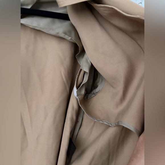 Aritzia Babaton Lyocell Beige Double-Breasted Trench Coat - Medium - Picture 7 of 11